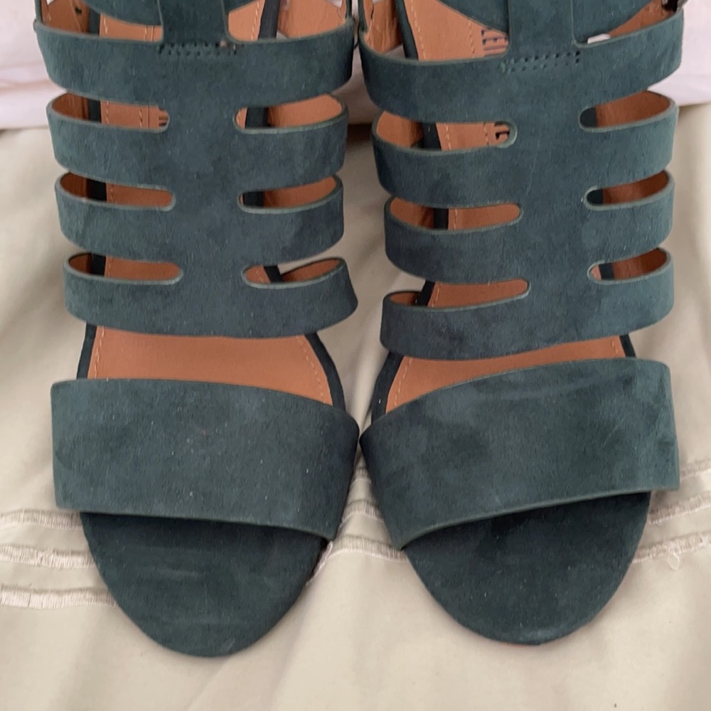 Leila Stone Forest Green OpenStrap Chunk Heels - Picture 5 of 9